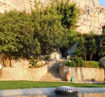 Capaci Villa | Villa Bologna