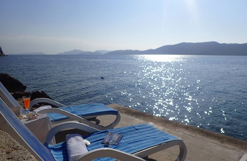Slano Apartment | Villa BONADEA - modern two bedroom apartment at seafront, perfect getaway