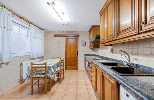 Elche Villa | Villa 'Bonavista' with Pool, Terrace, Balcony & Wi-Fi