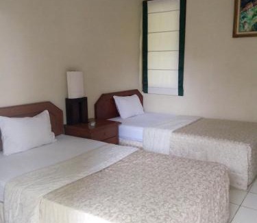 Tanjungjaya Villa | Villa Bora Paloma