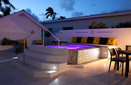 Belize City Bed & Breakfast | Villa Boscardi - Deluxe King Room. Full Breakfast Included