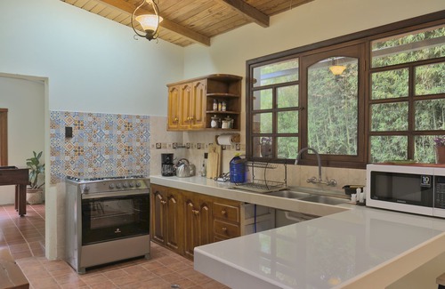 Banos de Agua Santa Villa | Villa Bossano - Familias y Amigos