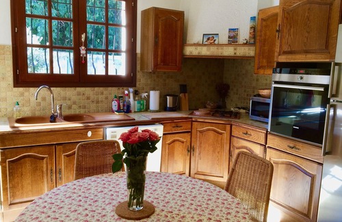 Estanove Villa | Villa bougainvillea: luxurious villa with mirror swimming pool nearby town center and beaches