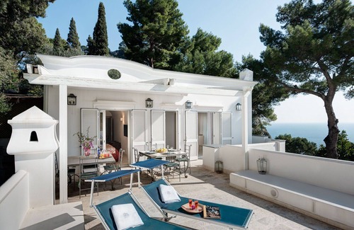 Marina Grande Villa | Villa Bougainvillea - Luxurious Villa located just minutes from La Piazzetta and the beach