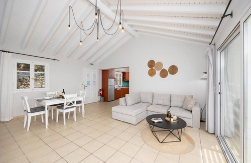 Ieromonachos Villa | Villa Bougainvillea - One Bedroom Villa, Sleeps 3