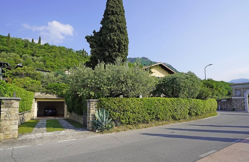 Cecina Villa | Villa Bouganville