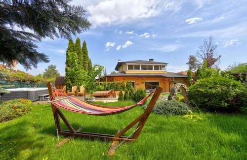 Boyana Villa | Villa Boyana City & Relax with Hot Jacuzzi and Sauna by BookVillaBG