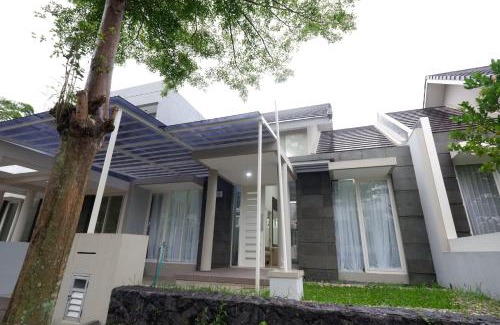 Dinoyo Villa | Villa Brassia - 3 Bedrooms