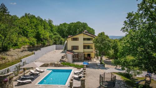Krbune Villa | Villa Brbon - Serene Getaway