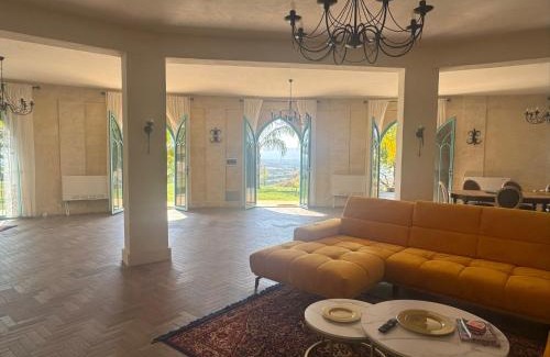 Lentini Villa | Villa Brikinnia