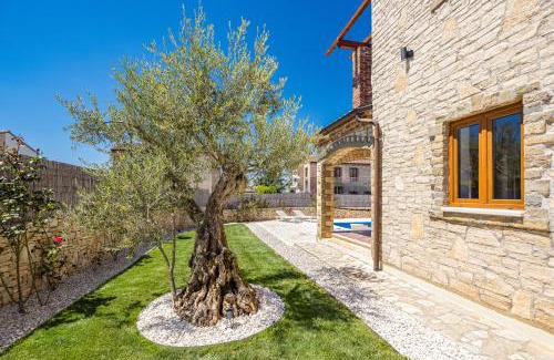Cabrunici Villa | Villa Brioni with pool by Rentistra
