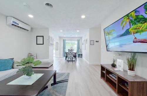 Fort Lauderdale House | Villa By Las Olas With Private Pool & Lush Garden