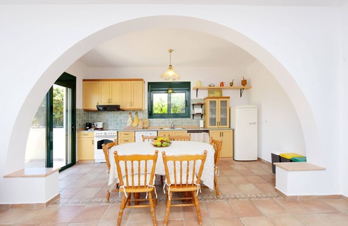 Gennadi Villa | Villa by the sea in Gennadi