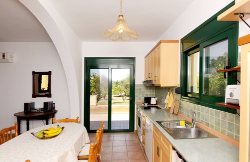 Gennadi Villa | Villa by the sea in Gennadi