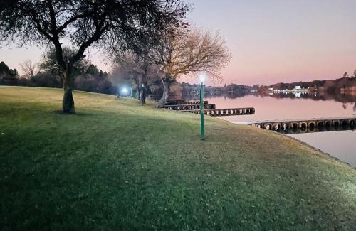 Vanderbijlpark Apartment | Villa by The Vaal River