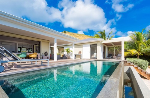 Cul de Sac Villa | Villa by the water - sea view -minimalist style