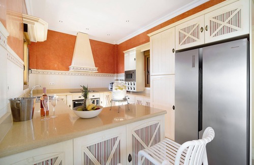 Chiclana de la Frontera Villa | Villa "Carolina Beach House" with Sea View, 2 Private Terraces & Wi-Fi