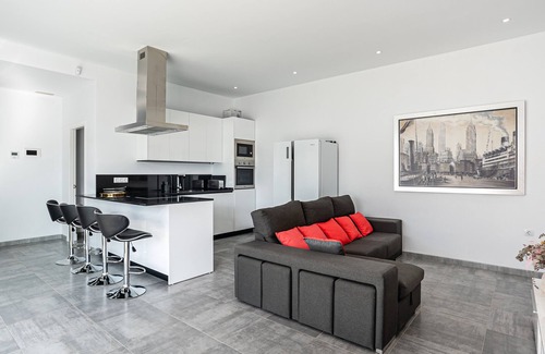 Chiclana de la Frontera House | Villa 'Chill Out Of City' with Private Pool, Wi-Fi and Air Conditioning