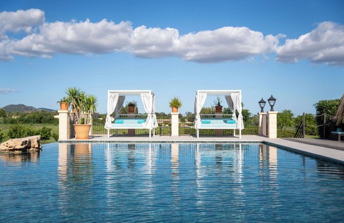 Santa Maria del Cami Villa | Villa 'Cas Metge Matas' with Private Pool, Wi-Fi and Air Conditioning