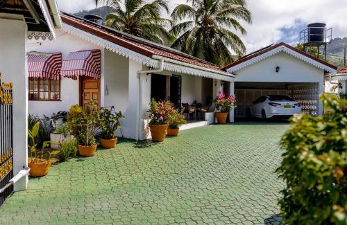 Mahe Island Ski Chalet | Villa Caballero