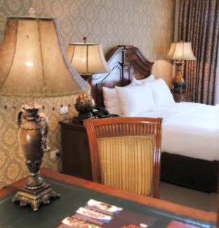 Naga Hotel | Villa Caceres Hotel