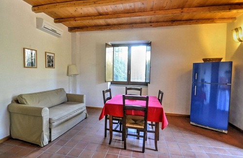 Mirto House | Villa Calesse B: A characteristic and welcoming independent house surrounded by meadows and by green hills, with Free WI-FI.