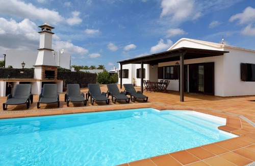 San Bartolome Villa | Villa Campesina Deluxe with Private Pool Tomaren