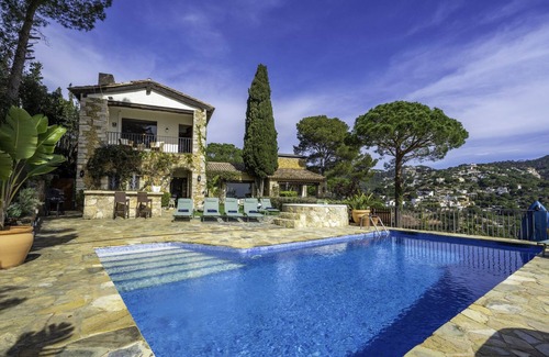 Lloret de Mar Villa | Villa Can Toni Lux Experience, Jacuzzi & Piscina con Vista Mar