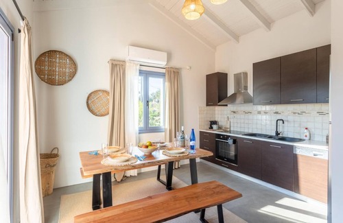 Mesovounia Villa | Villa Canova - Three Bedroom Villa, Sleeps 7
