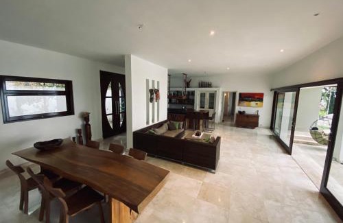 Senggigi Villa | Villa Cantik Lombok