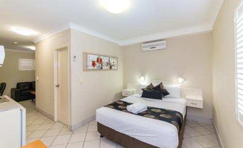 Rockhampton Hotel | Villa Capri Motel