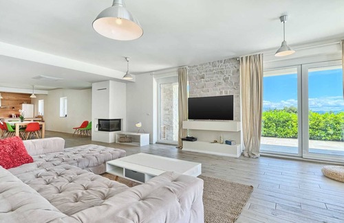 Pitve Villa | Villa Caprice - with a heated pool and a spa, for 10 guests on Island Hvar