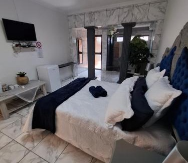 Jan Kempdorp House | Villa Caramia Guest Lodge