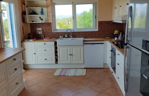 Aloizianika Villa | Villa Caretta - Your Holiday Home right by the sea
