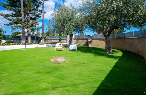 Arenella Villa | VILLA CARMELA ARENELLA: in a quiet and comfortable setting 800 meters from the sea