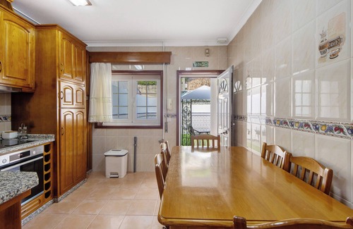 Macieira de Cambra Villa | Villa 'Casa Cimo D'Aldeia' with Mountain View, Wi-Fi and Air Conditioning