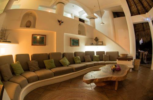 Puerto Angel Villa | Villa Casa Blanca del Faro