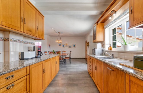 Ribamar Villa | Villa Casa Branca l Spacious Retreat for 12p with Private Pool!