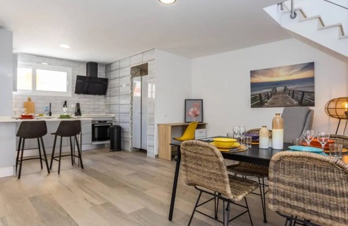 Setubal Villa | Villa 'Casa Da Madou' with Terrace & Wi-Fi