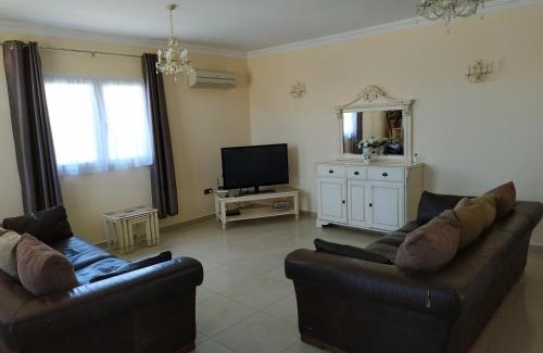 Triquivijate Villa | Villa Casa Del Sol 3 Bedroom Villa With Private Solar Covered 12m x 6m Pool Minimum Stay 7 Nights Chromecast And WiFi Throughout The Property