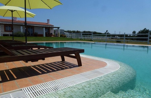 Baiona Villa | Villa 'Casa Do Sal' with Shared Pool, Terrace and Wi-Fi