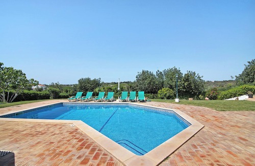 Albufeira Villa | Villa 'Casa dos Avós' with Private Pool, Terrace & Wi-Fi