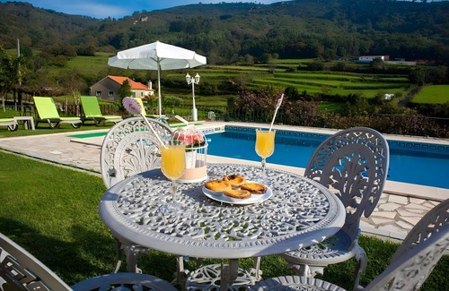 Bico Villa | Villa 'Casa Dos Leões' with Mountain View, Private Pool and Wi-Fi