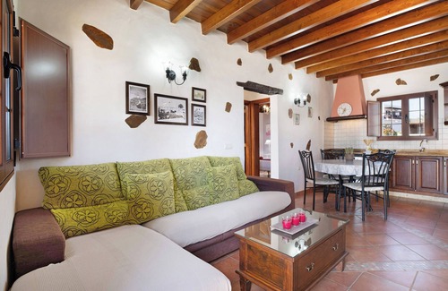Guatiza Villa | Villa "Casa Golondrina" with Sea View, Private Pool & Wi-Fi