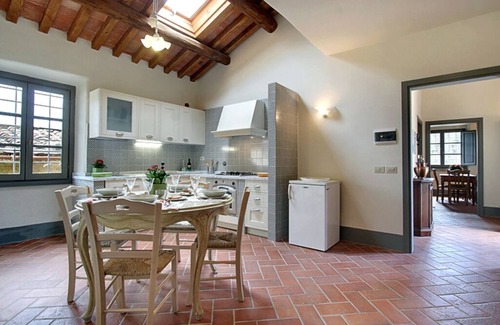Calenzano Apartment | Villa Casaglia 1 apartment with shared pool