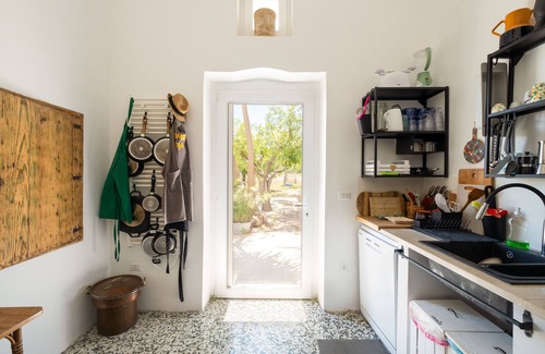 Cutrofiano Villa | Villa 'Casale Cafazza Country House' with Private Pool, Wi-Fi and Air Conditioning