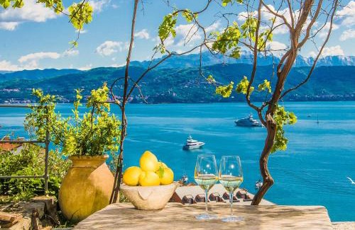 Portovenere Villa | VILLA CASTELLo PORTOVENERE