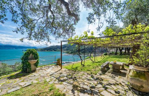 Portovenere Villa | VILLA CASTELLo PORTOVENERE