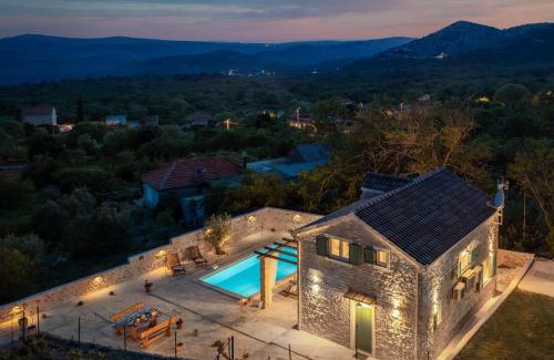 Blizna Donja Villa | Villa Cavalleria Rusticana with heated pool and vineyard