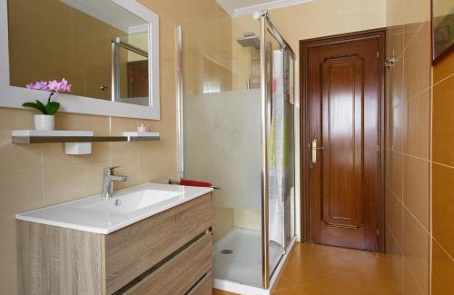 Colindres Villa | Villa Cecilia - Casa marinera con piscina y jardín